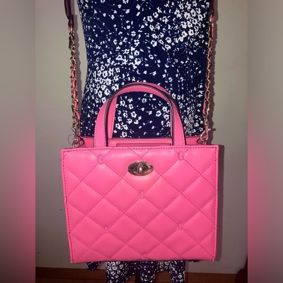 🔥NWT RARE🔥 GUESS Silvana Barbie Pink Quilted Vegan Leather Mini Tote - Picture 2 of 11